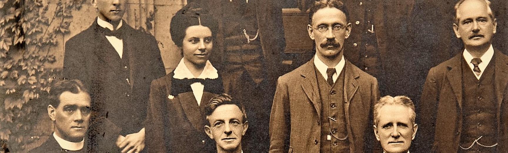 A cropped photograph of a class photo from 1917 showing the students from that year. Margaret Brackenbury Crook in shown amongst her male colleagues.  The photograph is in black and white.