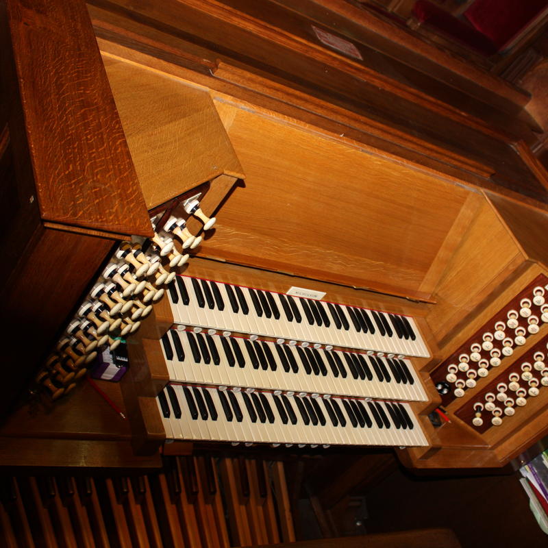 chapel organ keyboard