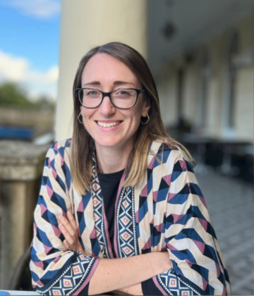 Headshot of Dr Julia Badger