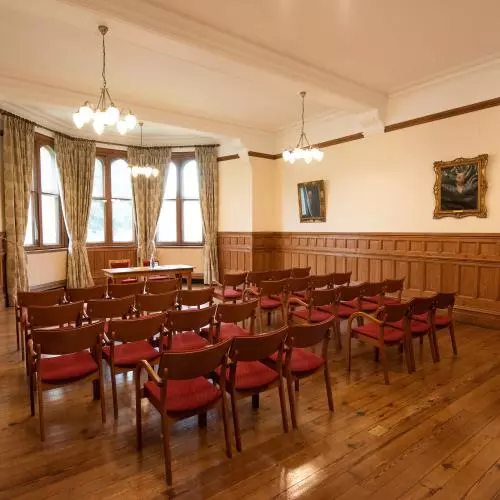 27 08 02 198