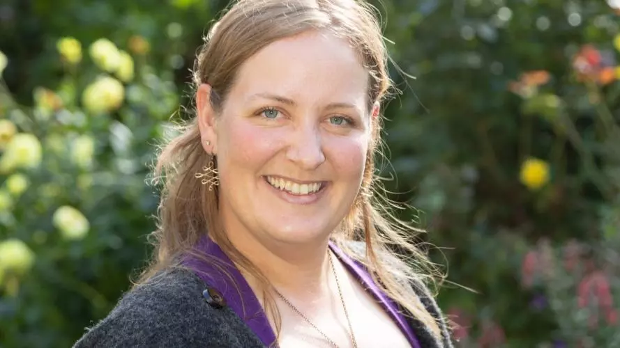 Dr Bethany Sollereder
