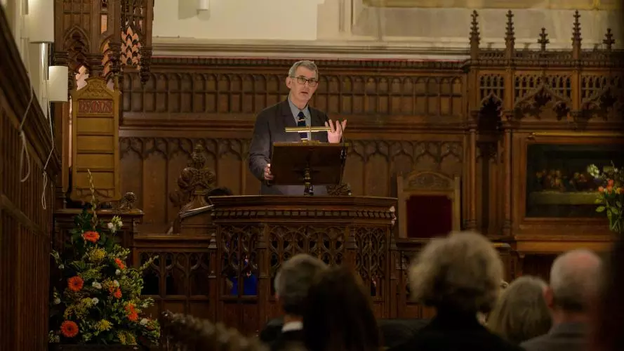 Edmund de Waal speaking at HMC chapel