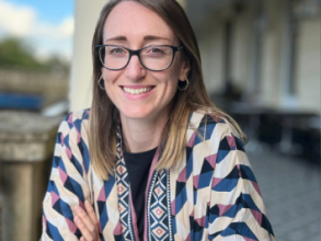 Headshot of Dr Julia Badger